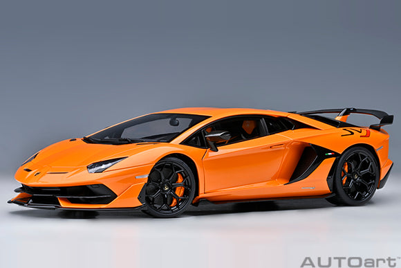 Autoart 79218  LAMBORGHINI AVENTADOR SVJ (ARANCIO ATLAS/PEARL ORANGE)